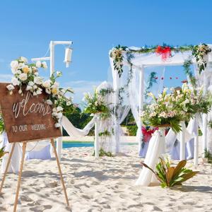 Wooden Easel Stand for Wedding Sign Poster Picture 63'' Beech Wood Display Easel for Floor Adjustable Painting Easel for Canvas