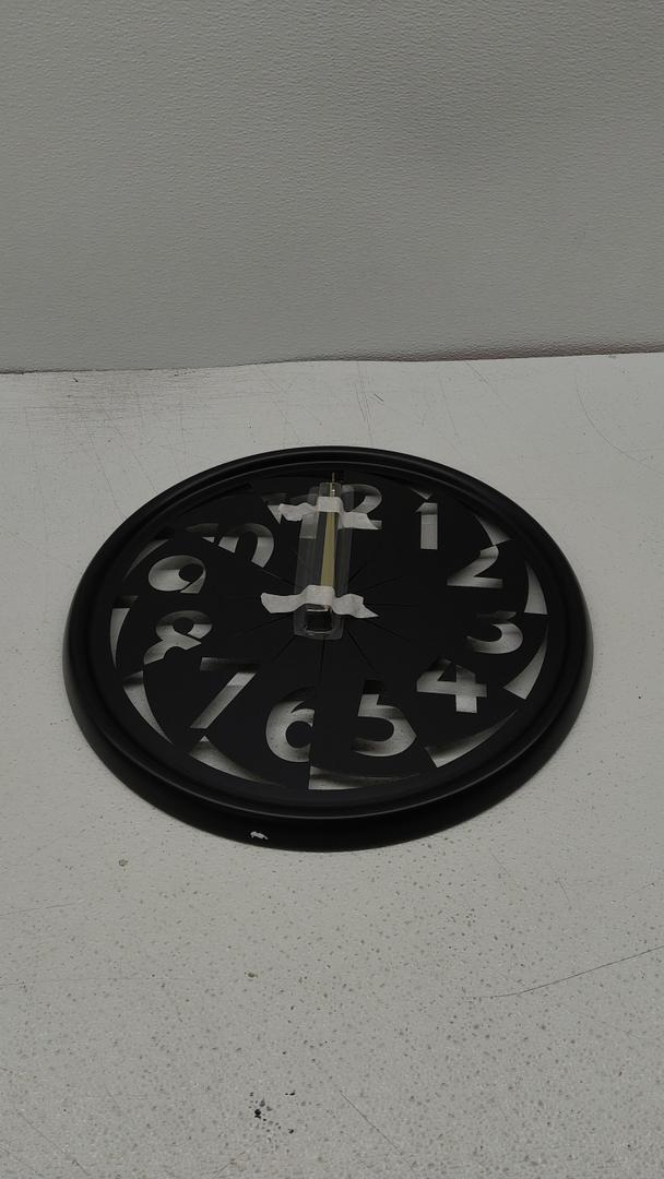 Metal Wall Clock Black Size 18 in (No Brand)