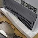 VEVOR Commercial Ice Cream Display Case, 5.4 Cu.ft Chest Freezer, Mobile Glass Top Deep Freezer, Restaurant Gelato Dipping Cabinet with 2 Wire Baskets, 2 Sliding Glass Doors, Locking Casters, White