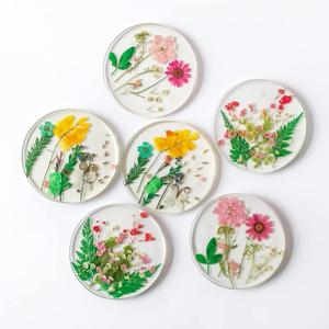 Floral Coasters for Drinks: Handmade Resin Coasters Tabletop Protection Cup Mat Round Coaster Set with Real Flower for Women Coffee Table Home Decor Set of 6