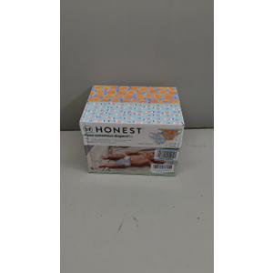 The Honest Company Clean Conscious Diapers for Delicate Skin | Up to 100% Leakproof | Hypoallergenic, Fragrance Free | Gender Neutral | Club Box, Size 3 (16-28 lbs), 62 Count (Prints May Vary)