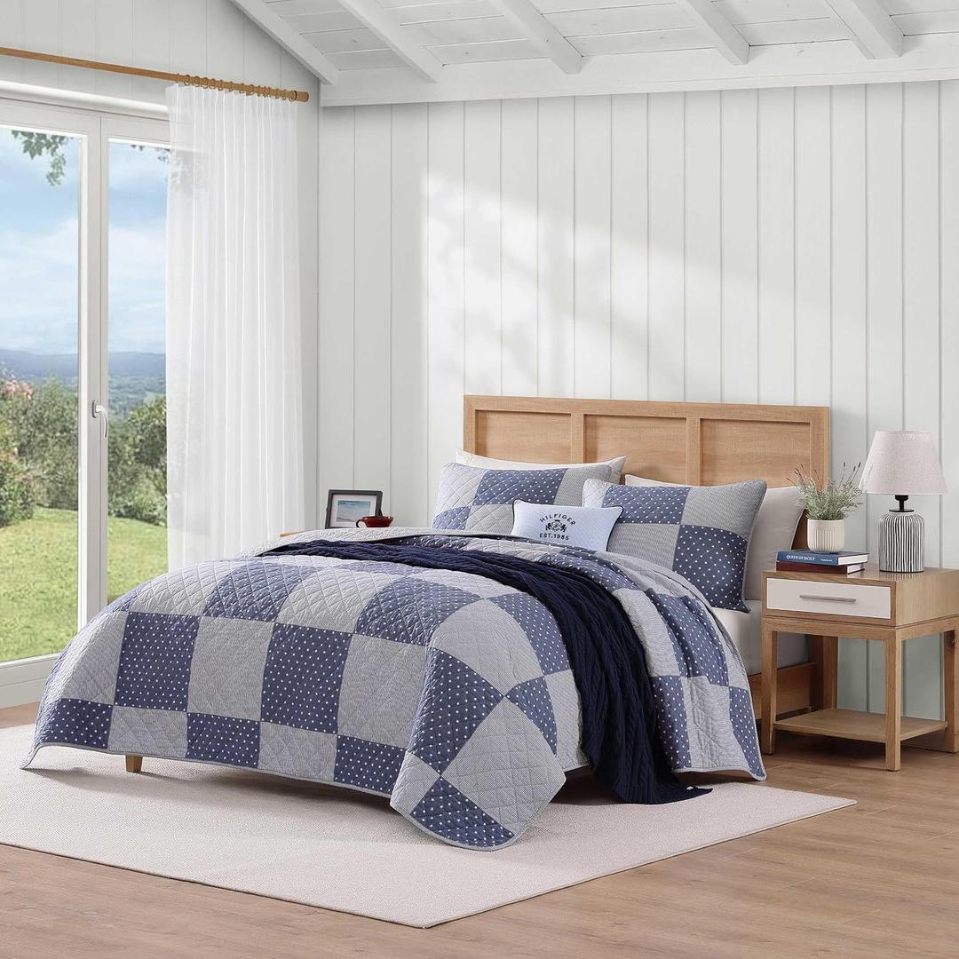 Tommy Hilfiger - Twin Quilt Set with Sham, Soft & Lightweight Bedding 2-Piece Set, Soft & Comfortable Feel, Lightweight Year-Round Layer, Versatile Bedroom Bedding, Machine Washable, Ithaca Stargaze/Patchwork Ithaca Stripe Blue