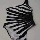 WDIRARA Women's Striped One Shoulder Swimsuit One Piece Swimwear Monokini M