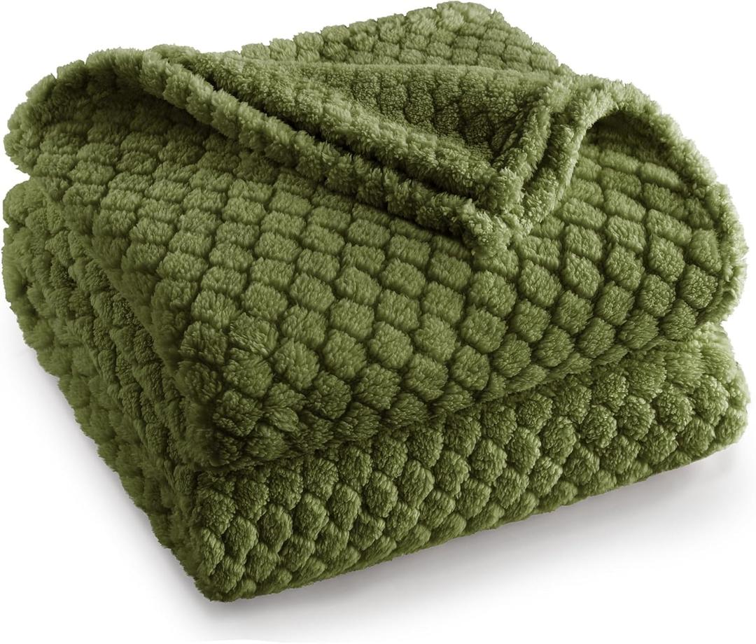 Exclusivo Mezcla Fleece Throw Blanket for Couch and Bed,Extra Soft Warm Decorative Fuzzy Throws for Women,Lightweight Cozy Blankets Size 50x60 Inches, Olive Green