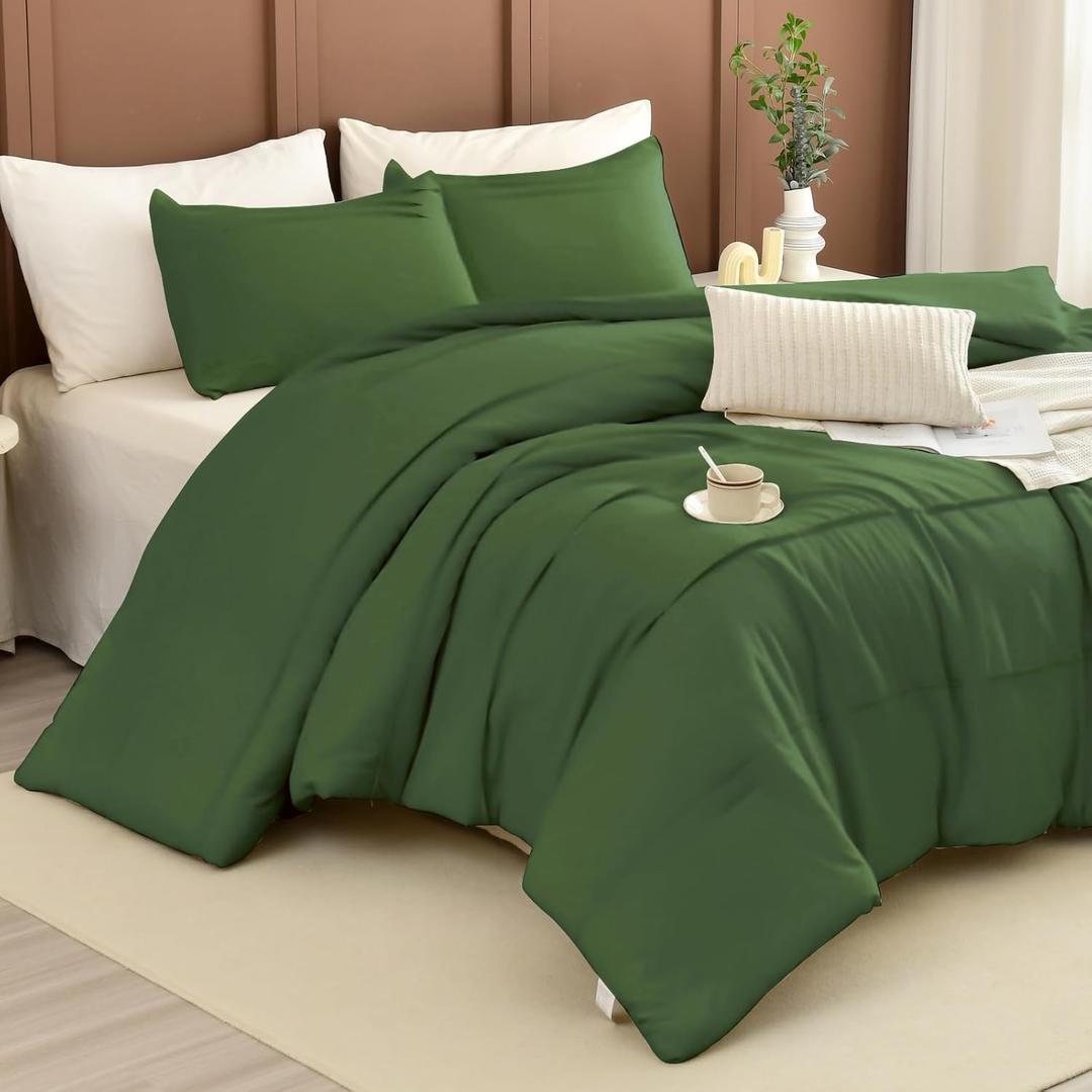 Masaca Oversized King Comforter 128"x120",Olive Green Pinch Pleated Extra Large King Bedding Comforter Set,Soft Lightweight Rustic Farmhouse Boho Dark Green Bedding 3 Pieces