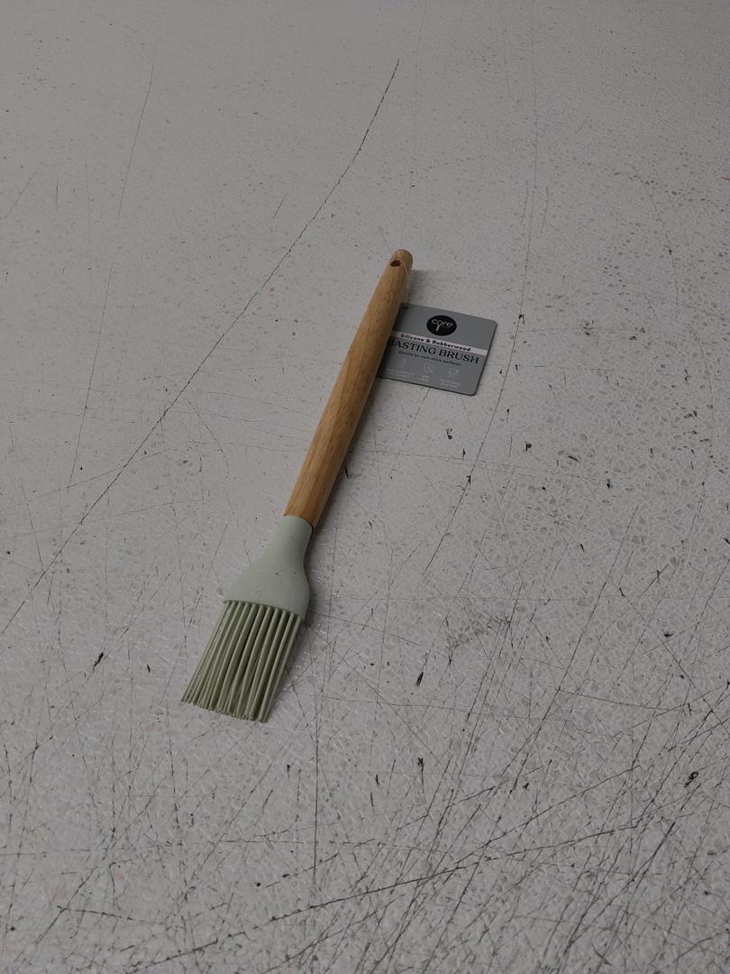 Emivery Silicone Basting Brush with Wood Handle Pastry Brushes for BBQ Grill Barbeque Kitchen Baking Pastries Cakes Desserts Meat, Heat Resistant, Dishwasher Safe, Green