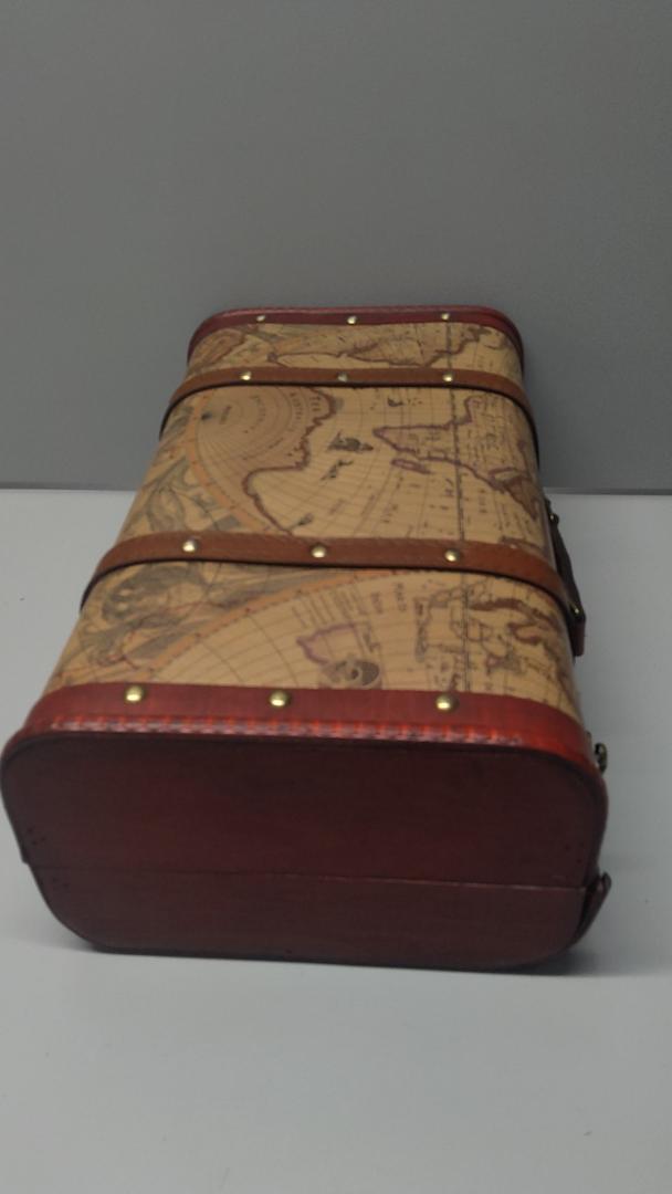 ELLDOO Vintage Wooden Storage Chest, Portable Decorative Luggage Suitcase, Treasure Chest Box with Map Pattern, Pirate Keepsakes Box for Gifts, Chest Storage Box for Decor Storage Travel