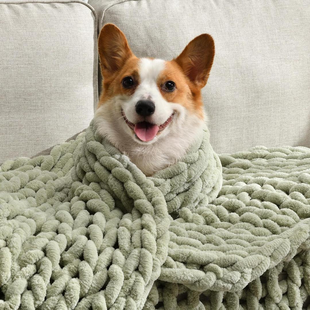 Soft Chunky Knit Blanket, 40X50 Inch Handmade Thick Chenille Yarn Throw Without Shedding & Raveling, Aesthetic & Cozy Home Decor with Couch Sofa Bed, Gift Pack, Sage Green