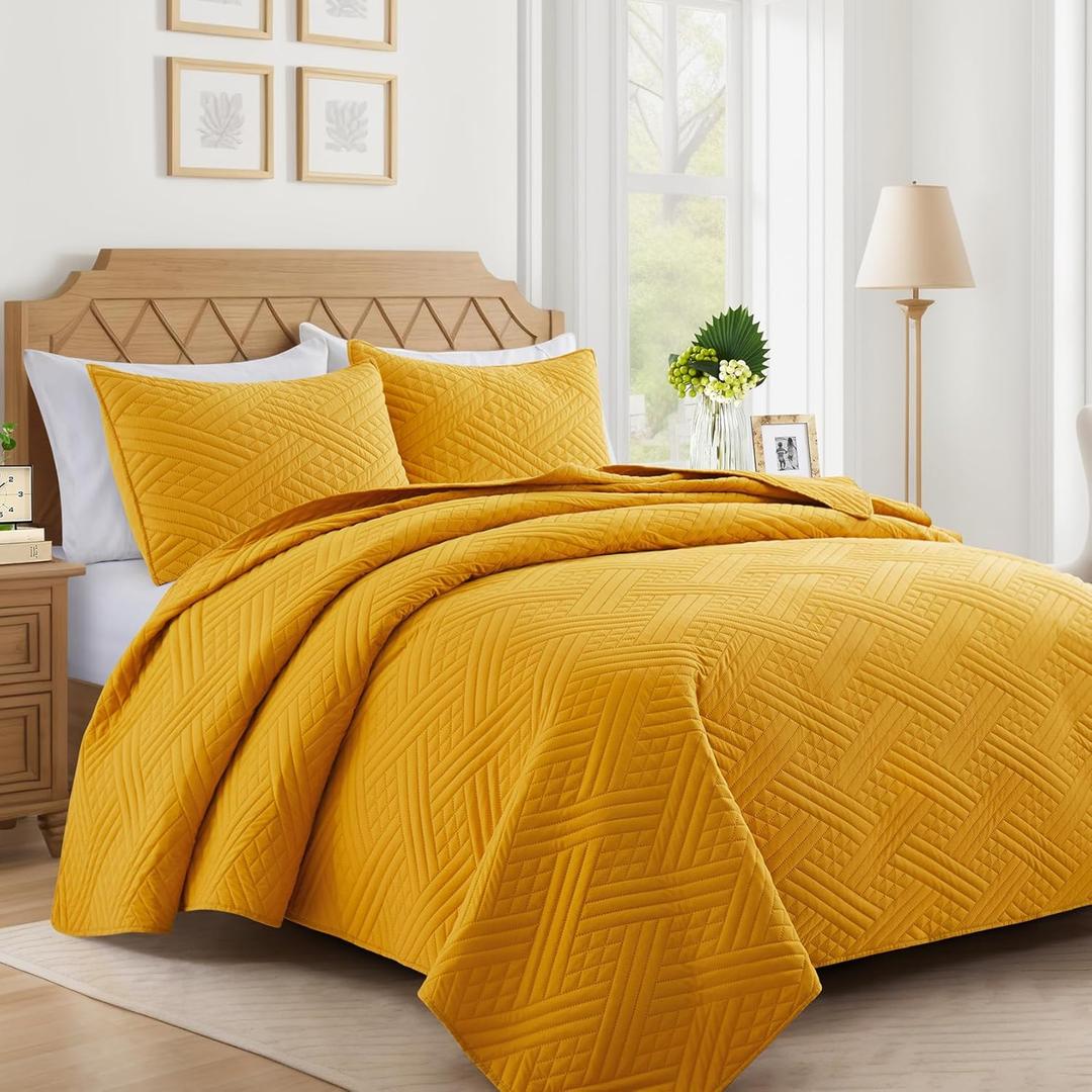 Lavsiry Mustard Yellow Quilt California King Size with Striped Pattern, Lightweight Soft Summer Thin Microfiber Bedspread & Coverlet Bedding Set for All Seasons - 3 Piece(1 Quilt, 2 Pillow Shams)