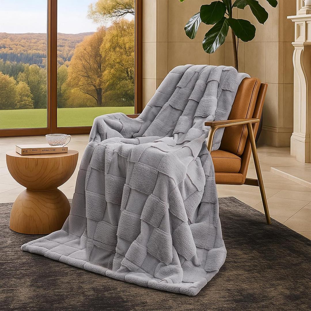 Cozy Bliss Checkered Faux Rabbit Fur Grey Throw Blanket, Soft Fuzzy Fluffy Minky Furry Blankets for Couch, Bed (50 * 60 Inches Light Grey)