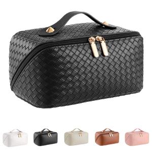 Large Capacity Travel Cosmetic Bag - Portable Makeup Bags for Women Waterproof PU Leather Checkered Makeup Organizer Bag with Dividers and Handle,Toiletry Bag for Cosmetics