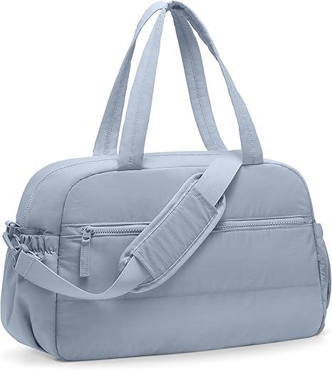 Gym Bag for Women, Travel Duffle Bags with Wet Pocket, Lightweight Carry on Bag Overnight Weekender Duffel Bag, Water Resistant (Haze Blue), 15.6×6.8×11.5 inches, Capacity: 22L