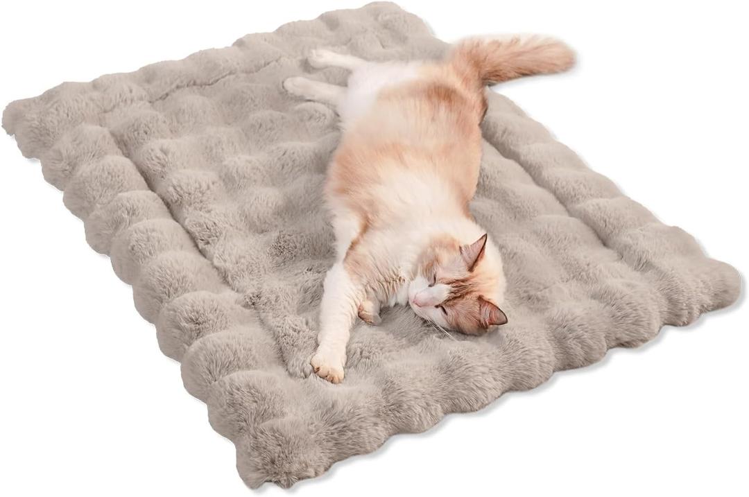 Plush Cat Beds for Indoor Cats Faux Fur Pet Mat with Non-Slip Bottom Cozy Kitten Bed for Carriers/Couch/Floor/Dog & Puppy Friendly 48 x 48Inch Medium Coffee