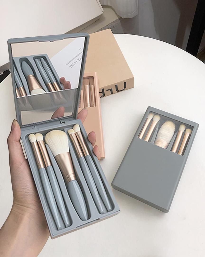 Travel Size Makeup Brushes Set, Easy-taken Mini Makeup Brush Set with Case and Mirror, Small Complete Function Cosmetic Brushes Kit Perfect for On The Go (Blue)