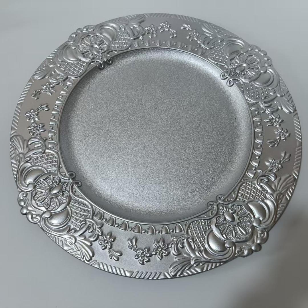 13" Elegant Charger Plate Durable Plastic Dinner Plates Set - 100 PCS Retro European Style in Silver for Wedding, Party, Christmas Table Decoration