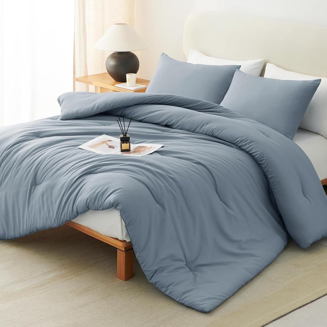 CozyLux Grayish Blue Comforter Set Queen Size, 3 Pieces Solid Breathable Quilted Boho Style Bedding Sets, Luxury Fluffy Soft Microfiber Comforter for All Season(1 Comforter & 2 Pillowcases)
