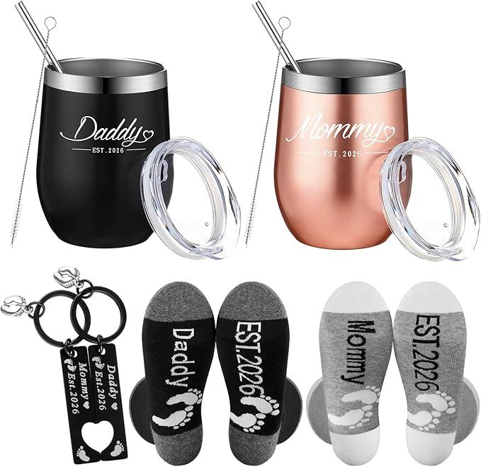 Mifoci 6 Pcs Gifts for New Parents Est 2026 20oz Stainless Steel Insulated Tumbler with Lid Anniversary New Parents Pregnancy Gift Daddy Keychain Socks for First Time Mom and Dad(Black, Rose Gold)