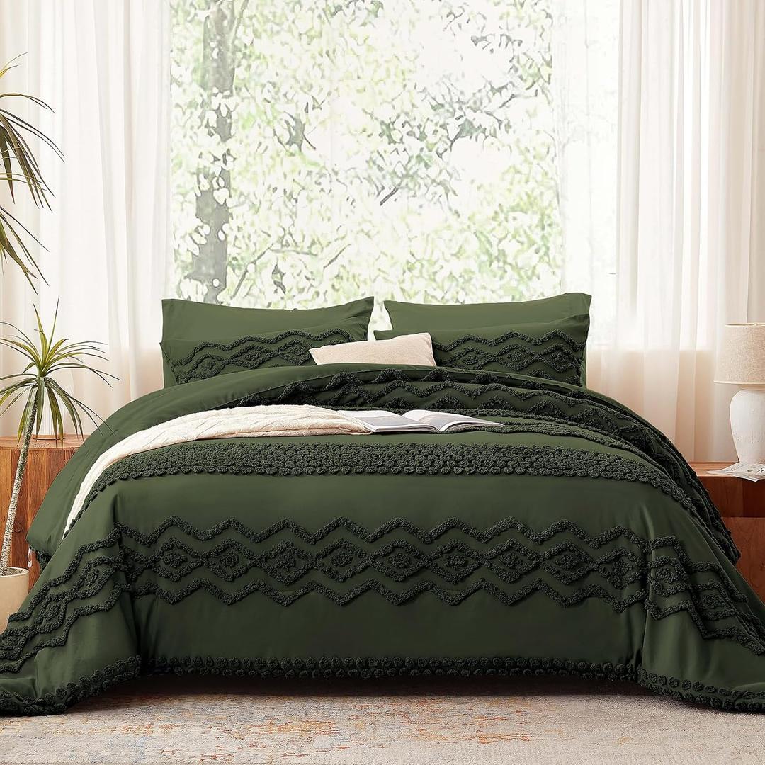 Luxudecor Olive Green Boho Tufted Comforter Set Full Size 3 Pieces Boho Shabby Chic Comforter Farmhouse Embroidery Bedding Set Soft Comforter for All Seasons (Olive Green, 80''x90'')