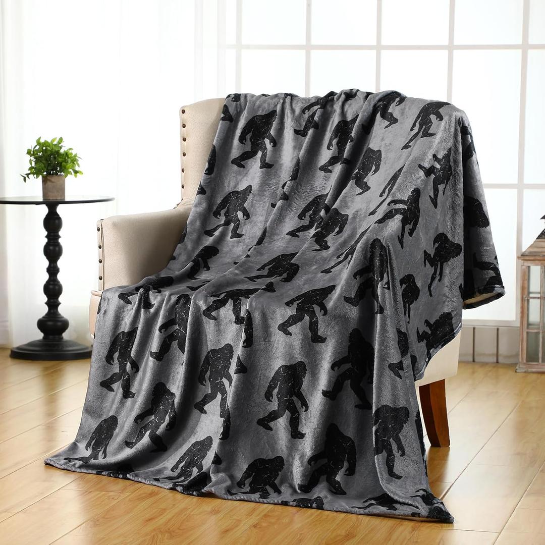 Buryeah Big Foot Sasquatch Gifts Bigfoot Blanket for Men Women Funny Birthday Unique Sasquatch Gifts Vintage Flannel Throws Blanket for Bed Sofa, 50"x60"(Grey,Black)