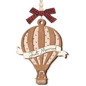 Just Married Ornament for Couples 2025 - Wedding Gifts for Couples Chirstmas Ornaments, First Bridal Shower Ornaments for Bride, Gift for Newlyweds, Just Married Gifts for Women
