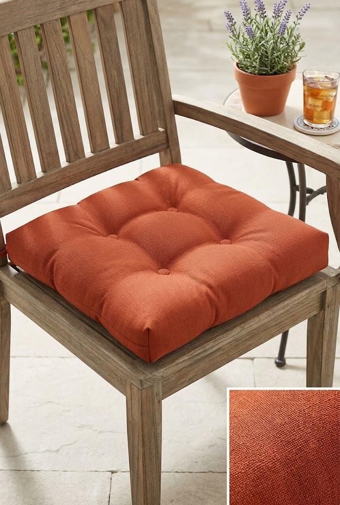 HGTV Home Collection Tufted Seat Cushion Red (18.5in W × 19.5in H × 4.5in D)