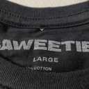 Saweetie Unisex-Adult Standard Purple Pose T-Shirt L