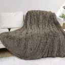 XYYZYZ Super Fluffy Throw Blanket, Faux Fur Fuzzy Blanket for Couch Sofa Bed, 80x90 Inches, Camel
