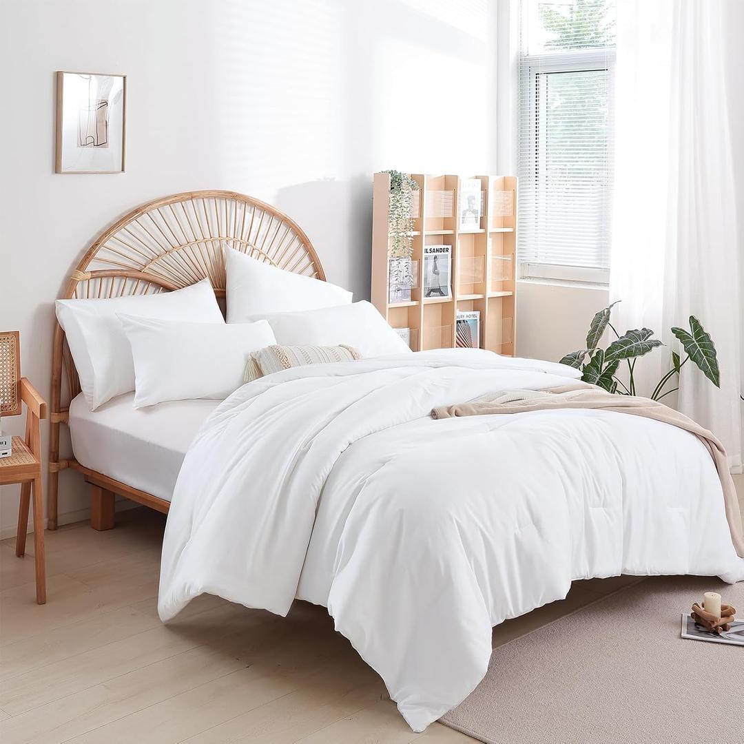 Weigela King Size Comforter Set Soft Microfiber 3 Piece Comforters Set for Men, Women, and Girls White Lightweight Alternative Comforter for All Season (1 Comforter, 2 Pillowcases)