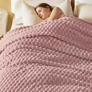 Bedsure King Size Blanket for Bed - Super Soft, Cozy Blankets for Women, Cute Large Fleece Gifts for Girls, Pink, 108x90 Inches