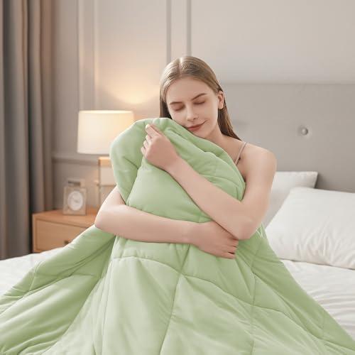 HYLEORY Cooling Comforter King Size - Summer Cooling Blanket for Hot Sleepers/Night Sweats, Double-Sided Cold Touch Silky Ice Comforters, Breathable Lightweight Beddings, Cool Green, 108"x90"