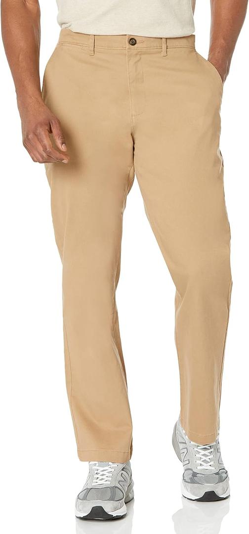 Amazon Essentials Men's Classic-Fit Casual Stretch Chino Pant (Brown)