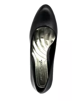 Easy Street Women's Fabulous Round Toe Dress Pump, Black, 10W