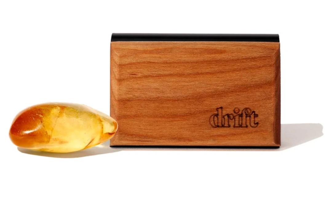 Drift Car Air Freshener - The Original Wood Air Freshener - Car Odor Eliminator - Long Lasting Scent - Auto Accessories - Metal Clip - Essential Oils - Clean Ingredients - Amber Scent Starter Kit