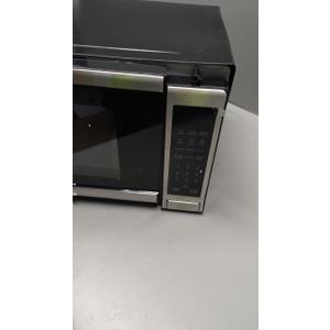 BLACK+DECKER EM720CB7 Digital Microwave Oven with Turntable Push-Button Door, Child Safety Lock, 700W, Stainless Steel, 0.7 Cu.ft