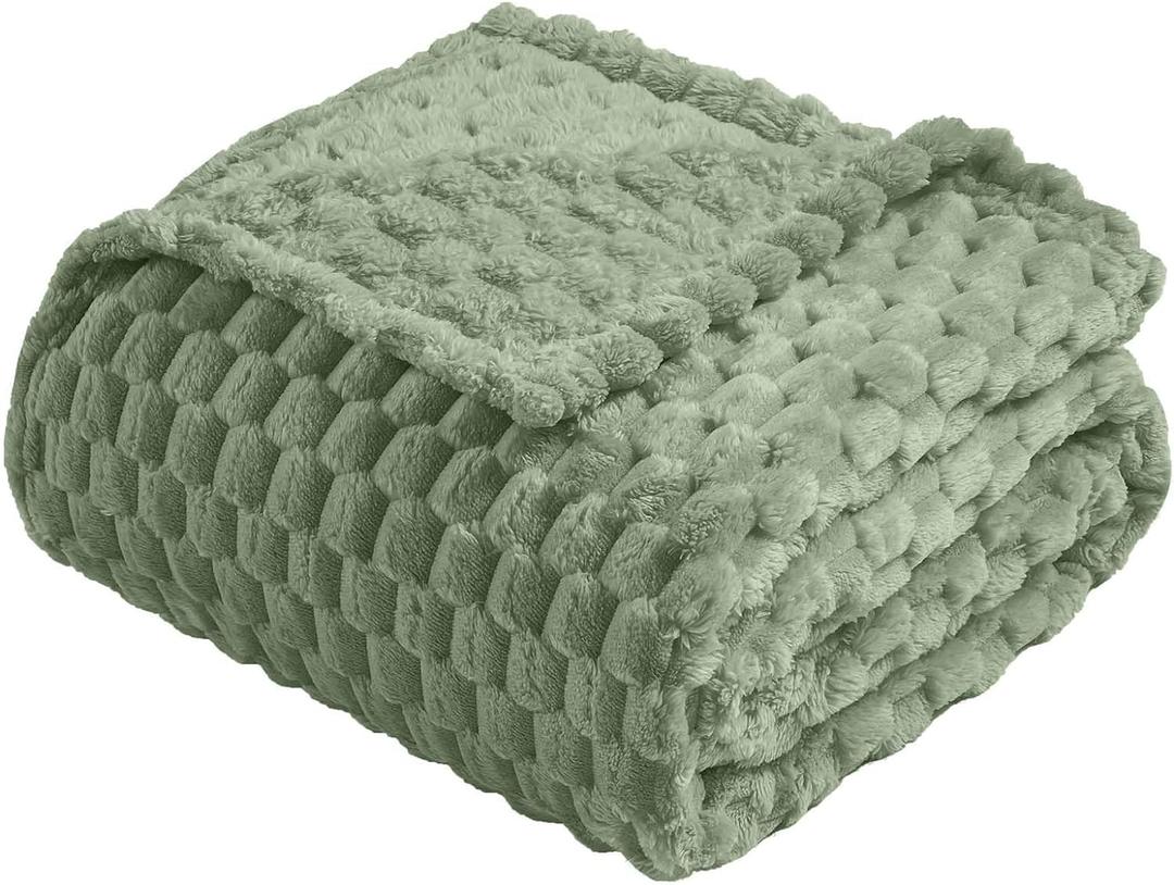 Vessia Flannel Fleece Throw Blanket(50x70 inch), 3D Jacquard Sage Green Fuzzy and Warm Blanket for Couch,Sofa,Bed,Chair, 300GSM Super Soft Touch Cozy Lightweight Throw for All-Season Home Decor