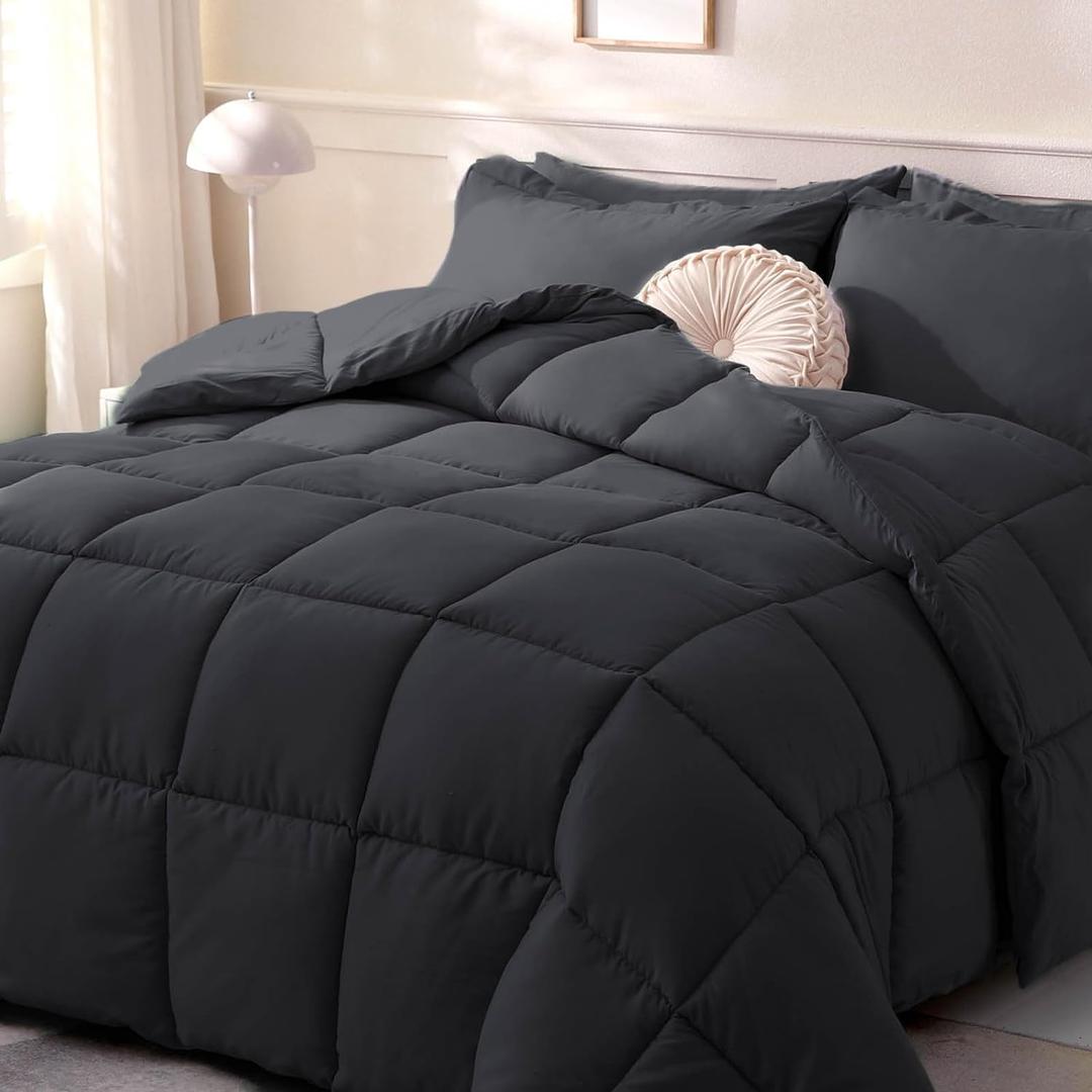 DOWNCOOL Comforters Full Size, Duvet Insert,Black All Season Duvet, Lightweight Quilt, Down Alternative Hotel Comforter with Corner Tabs (Black, Full 82x86 Inches)