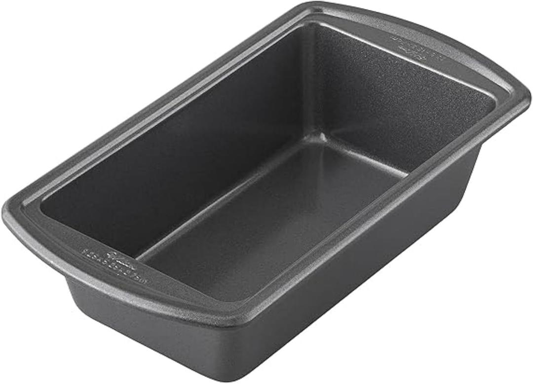 Wilton Platinum Premium Non-Stick Anti-Warp Bakeware, Made without PFAs, Loaf Pan, 9 x 5 x 2.7 in, Packaging May Vary