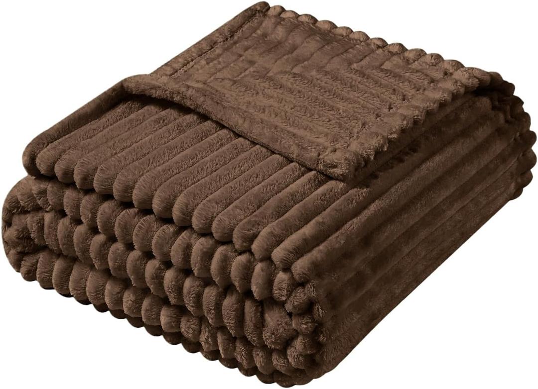 Vessia Flannel Fleece Throw Blanket, 300GSM Cozy Brown Striped Throw for Couch, Sofa and Bed, Warm and Soft Chocolate Microfiber Ribbed Blanket for All Season(50x40inch)