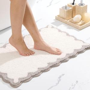 ORTIGIA Cute Scalloped Bath Mat Grey Bathroom Rugs Non Slip Washable, Quick Dry Absorbent Plush Microfiber White & Gray Bathmat for Bathtub Shower, Floor Carpet for Sink Bedroom, 20x32 (1'8" x 2'8" (Rectangular))