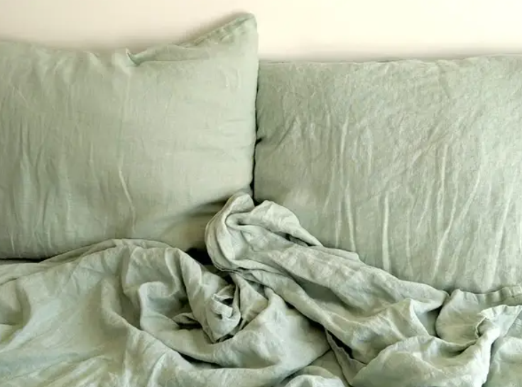 Large Green Blanket And Two Pillow Sheets, Size 86*90. Queen