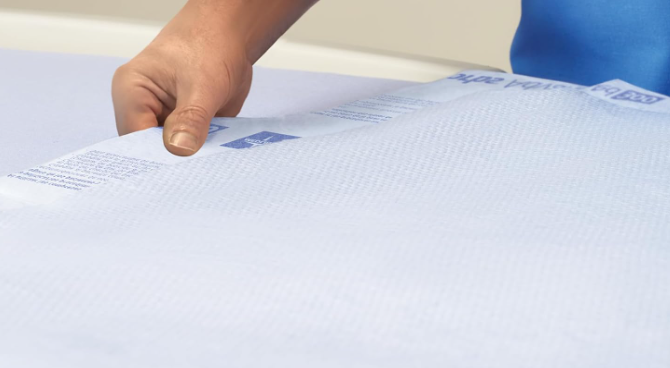 Medline Ultrasorbs Dry pads, 30" x 36", 25 Count, Super Absorbent Disposable Bed Pads, Large Incontinence Bed Pads, Chucks Protective Under pads, 10 Times More Absorbent, For Adults, Elderly