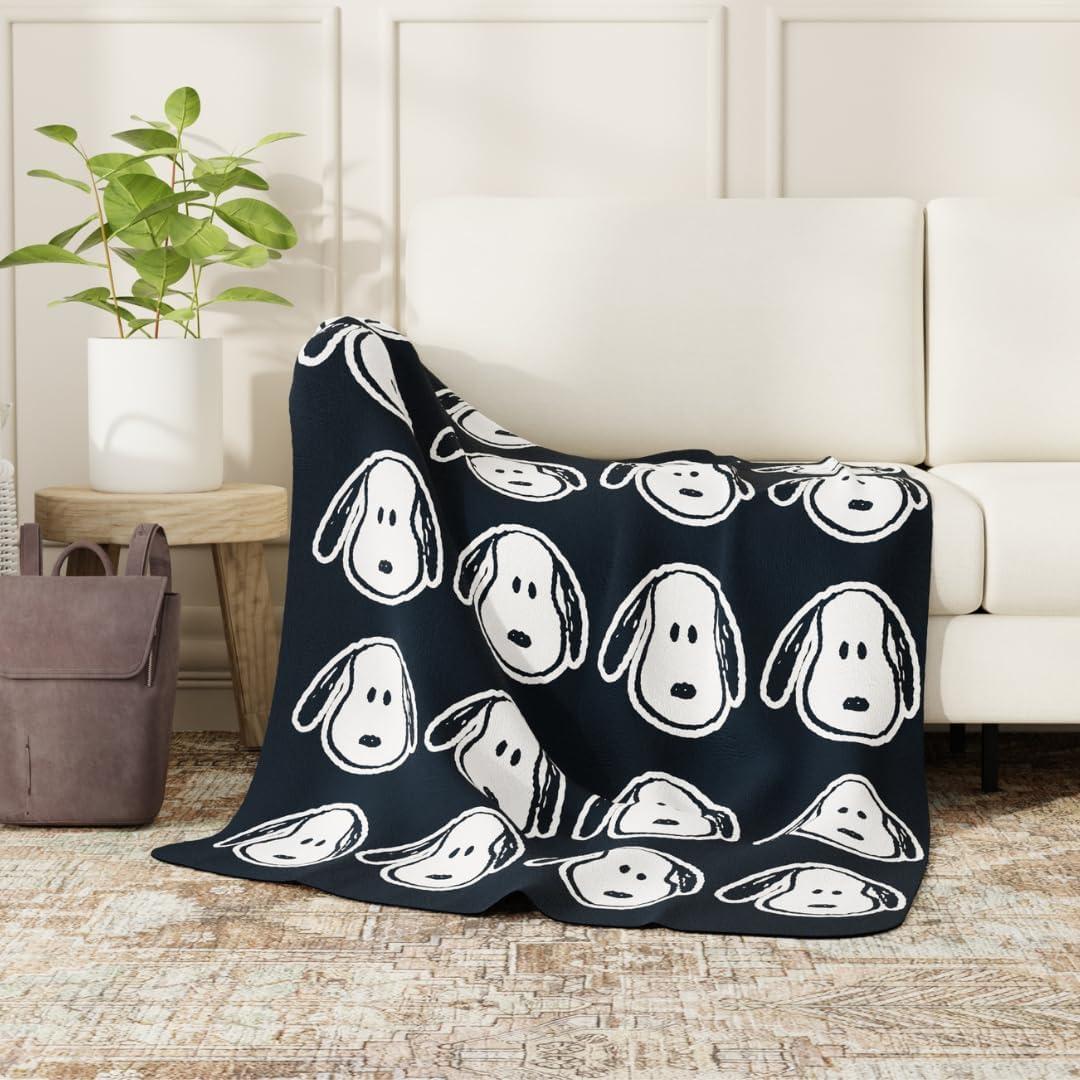 Franco Collectibles Peanuts Snoopy Black & White Super Soft Plush Cozy Throw Blanket, 46 in x 60 in, (Official Peanuts Product)