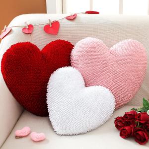3 Pcs Valentine's Day Heart Shaped Pillows Galentines Heart Shaped Throw Pillow Plush Soft Velvet Red Pink White Pillows for Valentine Galentine Party Friends Gift Living Room/Dining Room