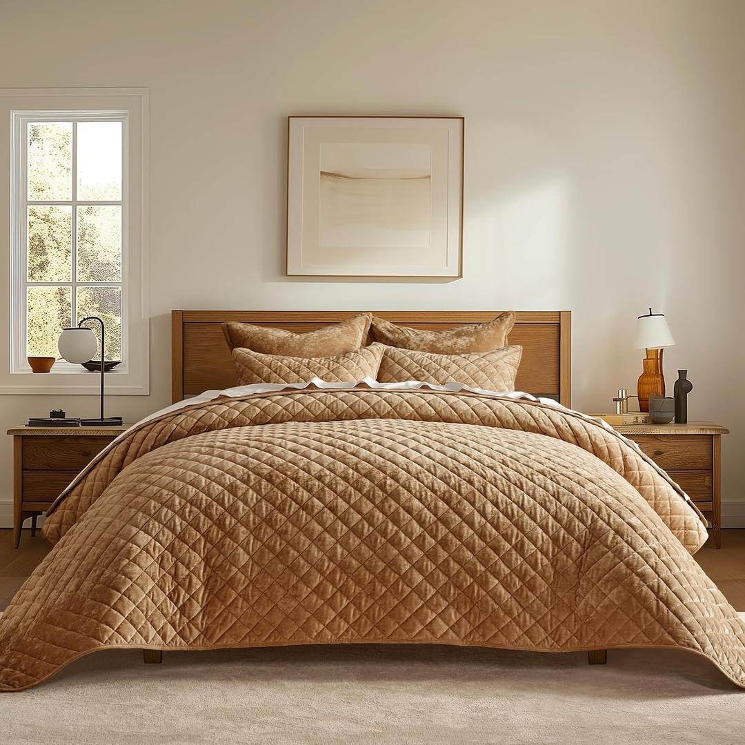 EVERGRACE Luxury Velvet Quilt Set King Size, Diamond Quilted Lightweight Velvet Comforter for All Season, Ultra Soft Oversized Bedspread Coverlet Bedding Set with 2 Pillow Shams, Gold Caramel | Luxe Velvet, Soft, Opulent Sheen, Beautiful Colors, Oversized, Oeko-Tex Certified