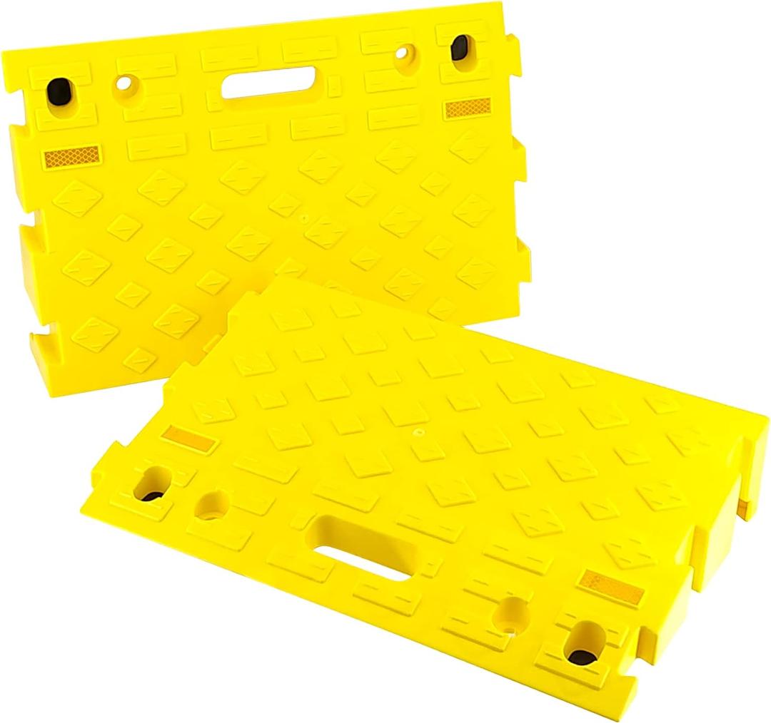 MAXXHAUL 50707 Portable Interlocking Plastic Curb Threshold Ramp Set (Yellow), 21.5 x 13.5 x 4 in, 2,000 lb Capacity per Ramp, for Driveway, Dock, Scooter, Wheelchair, Car, Truck