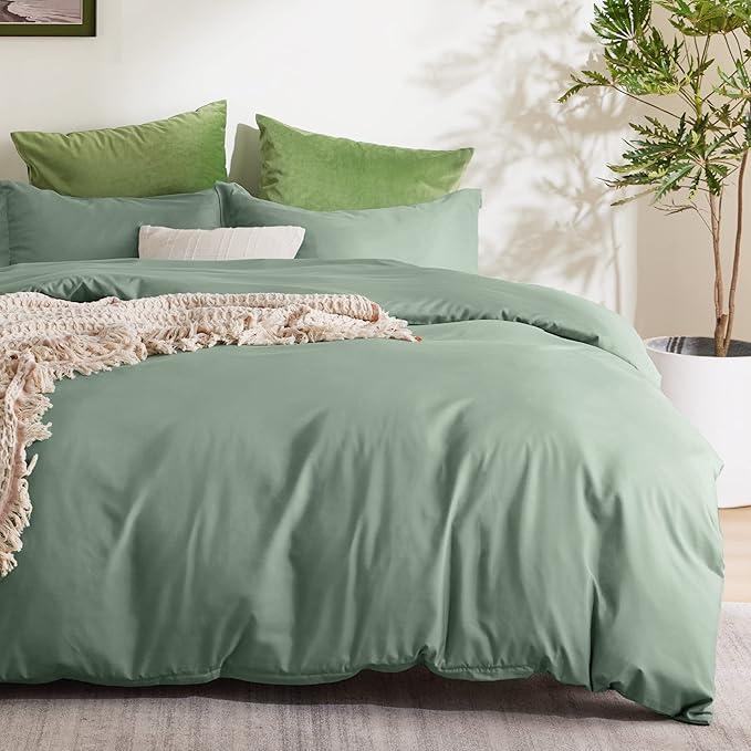 Bedsure Duvet Cover King Size  Only Includes 1 Duvet Cover (104"x90"), Hotel Luxury Soft Double Brushed All Season Bedding for Kids & Adults, Zipper Closure, NO Comforter, Sage Green