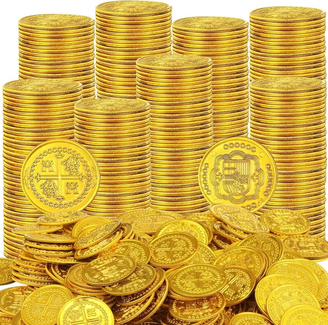 Hanaive 800 Pcs Plastic Pirate Coin Gold Treasure Spanish Doubloon Fake St. Patricks Toy Coin for Kids Board Games Pirate Party Cosplay Teachers Classroom Reward(Gold)