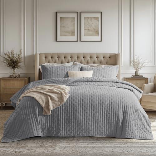 Bedsure Quilts Queen Size - Ultra Soft Queen Quilt Bedding Set for Modern & Scandinavian Bedrooms, Lightweight All-Season Comforter with 2 Pillow Shams, Grey Summer Bedspread Coverlet 90x96 Inch