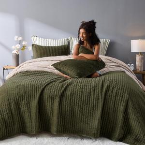 Wonderful Olive Green Velvet Quilt Queen Size Stitched Bedding Set, Quilted Lightweight Comforter Brushed Faux Suede Coverlet Luxurious Striped Bedspread with Shams for All Season (Army Green, Queen)