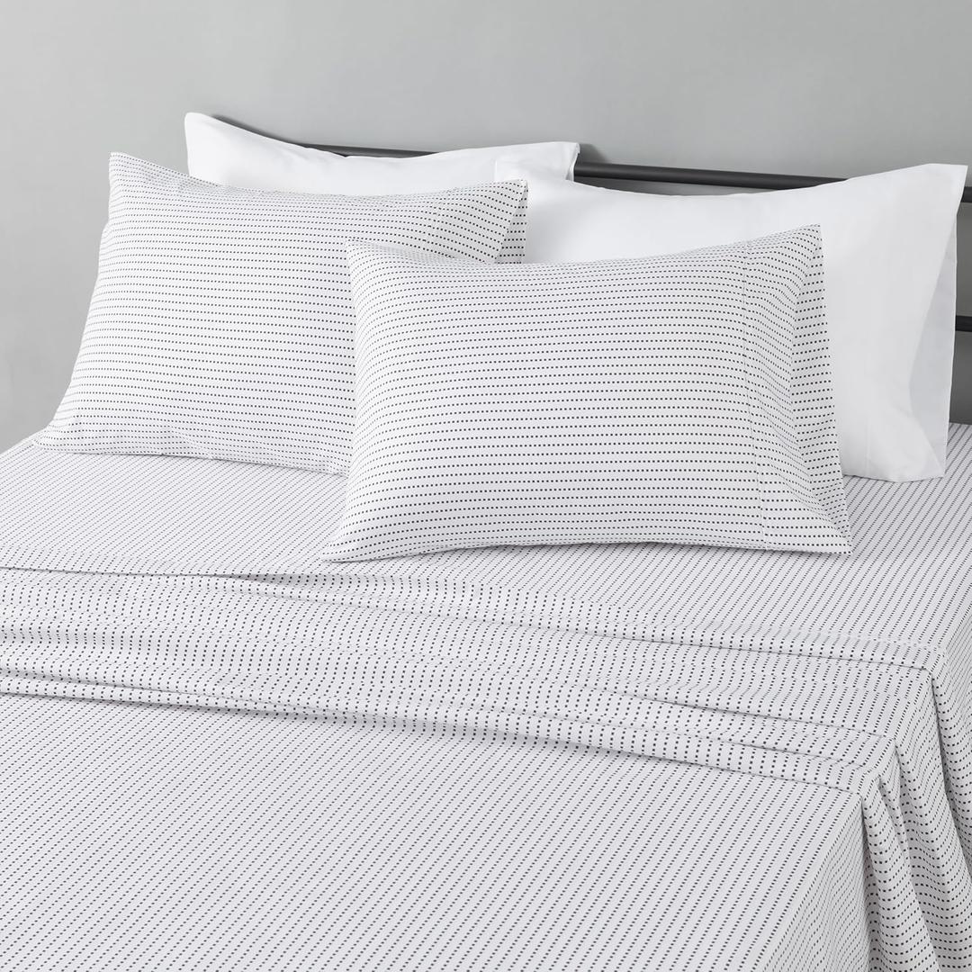 Amazon Basics Lightweight Microfiber 4-Piece Bed Sheet Set, Plum, Printed, Queen (Plum Gradient Dot Line)